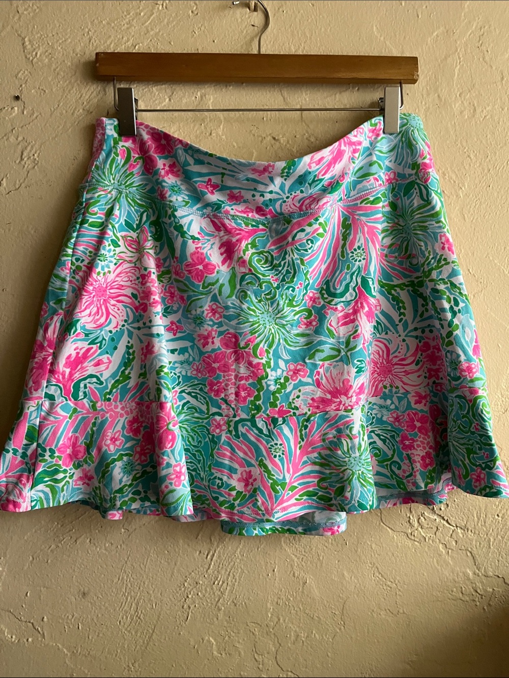 Lilly Pulitzer tennis scort bright color XL